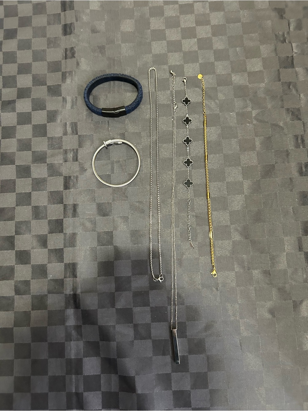 Lot of jewellery